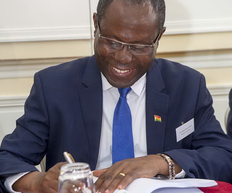 Mr Joseph Boahen Aidoo, CEO of COCOBOD, appending his signature to the loan agreement Mr Joseph Boahen Aidoo, CEO of COCOBOD, appending his signature to the loan agreement